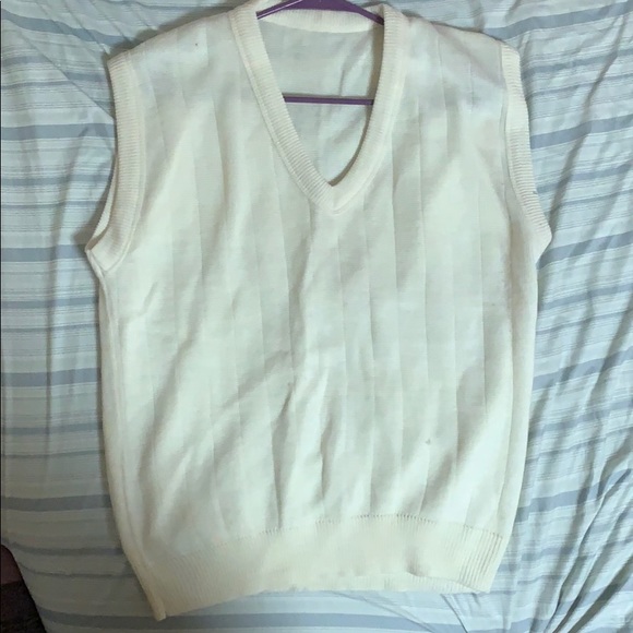 white sweater - Picture 1 of 2